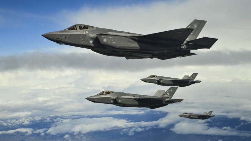 СМИ рассказали о 200 непригодных к бою истребителях пятого поколения F-35 США