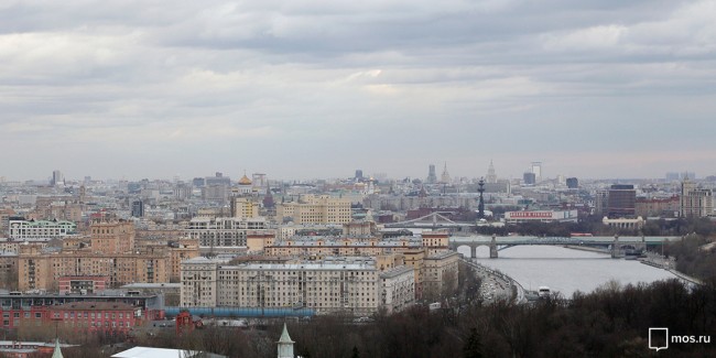 В Москве продолжают искать источник неприятного запаха