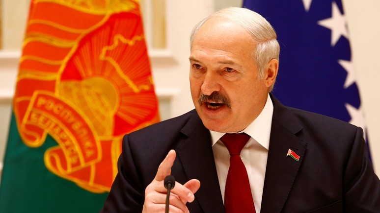 Лукашенко призвал гуманитариев на информационную войну