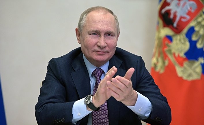 Читатели WSJ: в 2021 году Путин оказался в победителях, а Байден — в лузерах