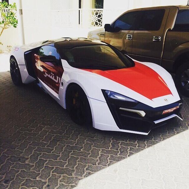  Полиция Абу-Даби заполучила суперкар Lykan Hypersport за $3,4 млн. 